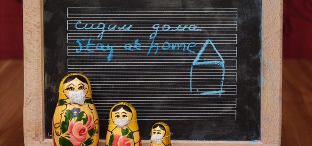 Poupées matriochka masquées