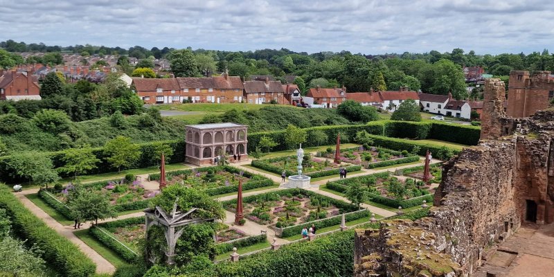 Elizabethan Garden